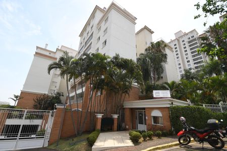 Apartamento à venda com 186m², 3 quartos e 2 vagasFachada e portaria