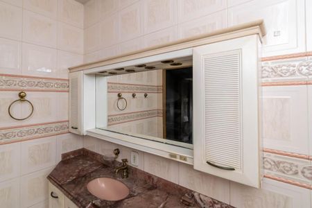 Casa à venda com 280m², 3 quartos e 2 vagasBanheiro da Suíte