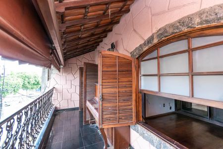 Casa à venda com 280m², 3 quartos e 2 vagasVaranda