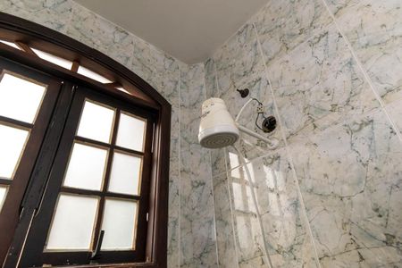 Casa à venda com 280m², 3 quartos e 2 vagasBanheiro 2