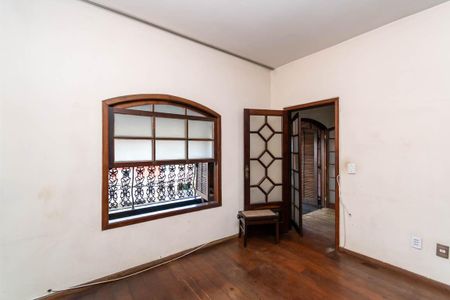 Casa à venda com 280m², 3 quartos e 2 vagasSuíte