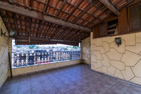 Casa à venda com 280m², 3 quartos e 2 vagasÁrea Externa