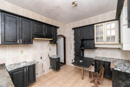 Casa à venda com 280m², 3 quartos e 2 vagasCozinha