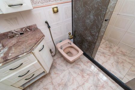 Casa à venda com 280m², 3 quartos e 2 vagasBanheiro da Suíte