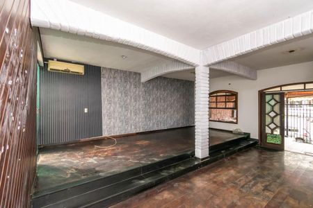 Casa à venda com 280m², 3 quartos e 2 vagasSala