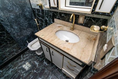 Casa à venda com 280m², 3 quartos e 2 vagasBanheiro 2