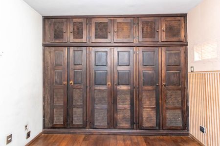 Casa à venda com 280m², 3 quartos e 2 vagasSuíte