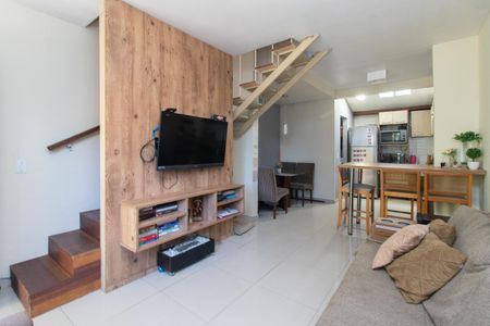 Sala de casa de condomínio à venda com 2 quartos, 65m² em Ipanema, Porto Alegre
