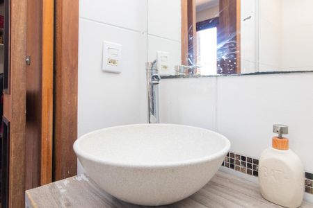 Casa de condomínio à venda com 65m², 2 quartos e 1 vagaBanheiro