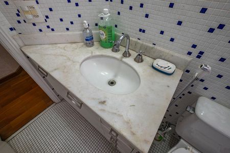 Apartamento à venda com 86m², 3 quartos e 3 vagas Apartamento à venda com 86m², 3 quartos e 3 vagasBanheiro Social