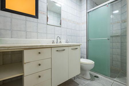 Apartamento à venda com 86m², 3 quartos e 3 vagas Apartamento à venda com 86m², 3 quartos e 3 vagasBanheiro da Suíte