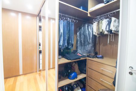 Apartamento à venda com 220m², 3 quartos e 3 vagasCloset da Suíte 3