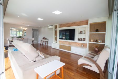 Apartamento à venda com 220m², 3 quartos e 3 vagasSala