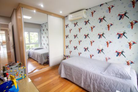 Apartamento à venda com 220m², 3 quartos e 3 vagasSuíte 2