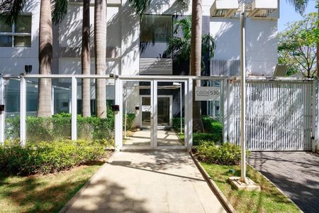 Apartamento à venda com 220m², 3 quartos e 3 vagasFachada e portaria