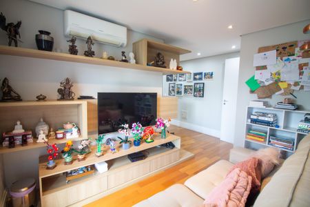 Apartamento à venda com 220m², 3 quartos e 3 vagasSala de TV