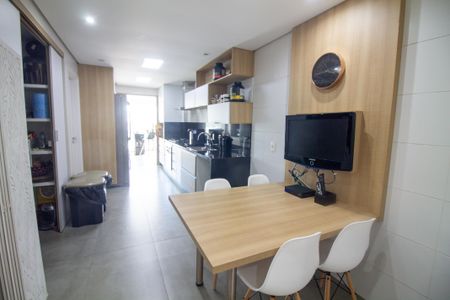 Apartamento à venda com 220m², 3 quartos e 3 vagasCopa