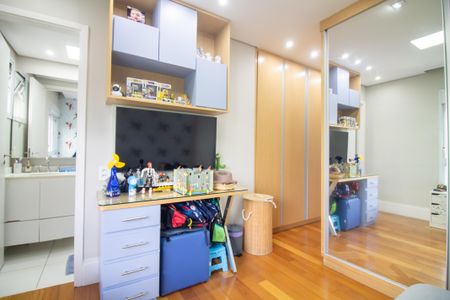 Apartamento à venda com 220m², 3 quartos e 3 vagasSuíte 2