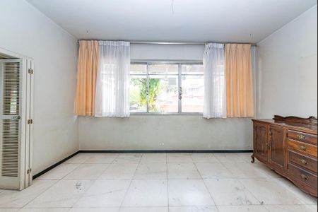 Casa à venda com 400m², 4 quartos e 4 vagas Casa à venda com 400m², 4 quartos e 4 vagasSala 3