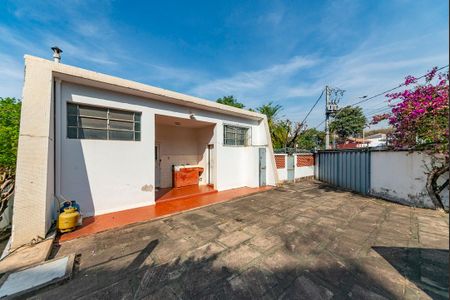 Casa à venda com 400m², 4 quartos e 4 vagas Casa à venda com 400m², 4 quartos e 4 vagasQuintal