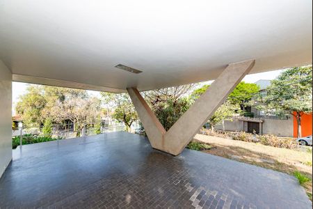 Casa à venda com 400m², 4 quartos e 4 vagas Casa à venda com 400m², 4 quartos e 4 vagasGaragem