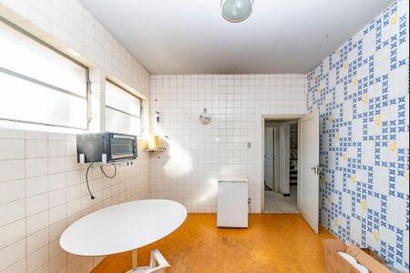 Casa à venda com 400m², 4 quartos e 4 vagas Casa à venda com 400m², 4 quartos e 4 vagasCozinha