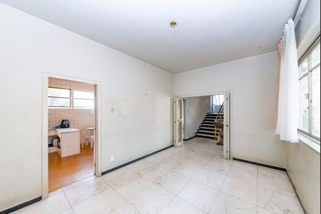 Casa à venda com 400m², 4 quartos e 4 vagas Casa à venda com 400m², 4 quartos e 4 vagasSala 3