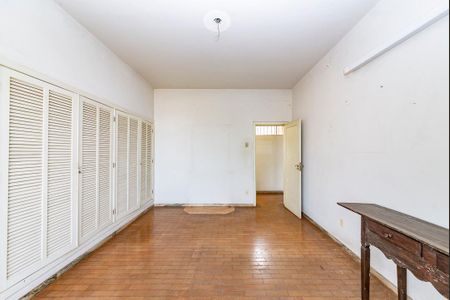 Casa à venda com 400m², 4 quartos e 4 vagas Casa à venda com 400m², 4 quartos e 4 vagasQuarto 2