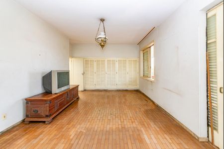 Casa à venda com 400m², 4 quartos e 4 vagas Casa à venda com 400m², 4 quartos e 4 vagasSuíte