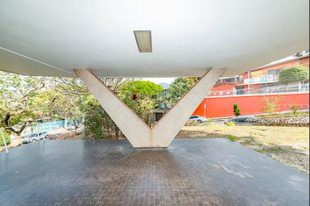 Casa à venda com 400m², 4 quartos e 4 vagas Casa à venda com 400m², 4 quartos e 4 vagasGaragem