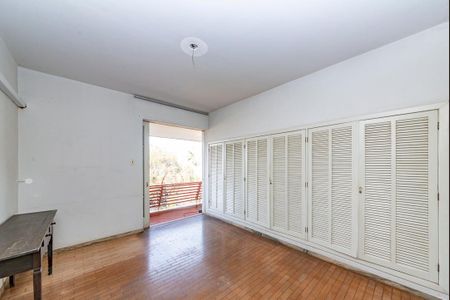 Casa à venda com 400m², 4 quartos e 4 vagas Casa à venda com 400m², 4 quartos e 4 vagasQuarto 2