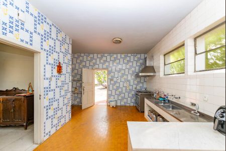 Casa à venda com 400m², 4 quartos e 4 vagas Casa à venda com 400m², 4 quartos e 4 vagasCozinha