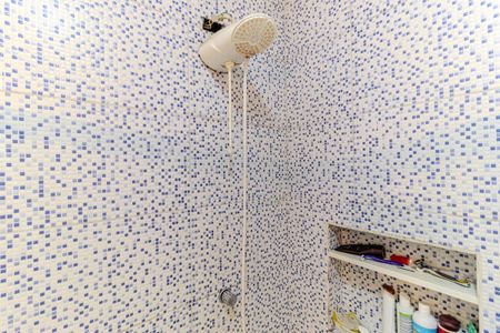 Apartamento à venda com 76m², 2 quartos e sem vagaBanheiro