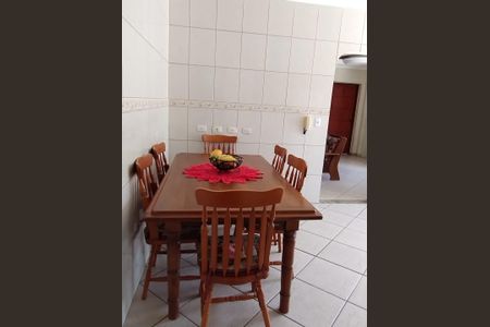 Casa à venda com 4 quartos, 252m² em Vila das Merces, São Paulo