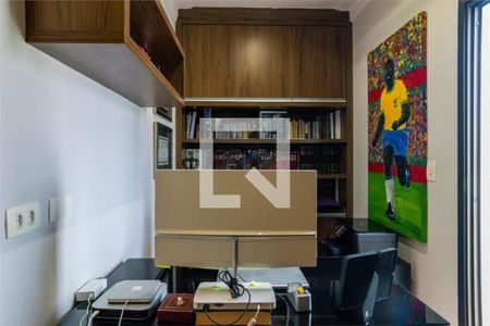 Apartamento à venda com 417m², 4 quartos e 4 vagasEscritório