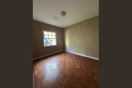 Casa à venda com 7 quartos, 324m² em Cambuci, São Paulo