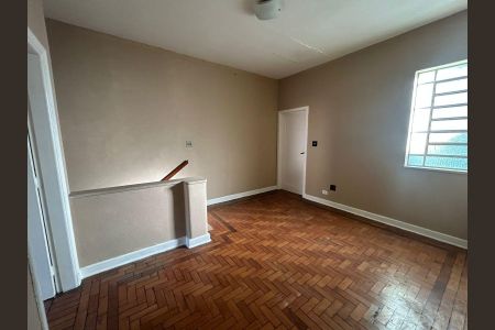 Casa à venda com 7 quartos, 324m² em Cambuci, São Paulo