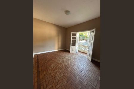 Casa à venda com 7 quartos, 324m² em Cambuci, São Paulo