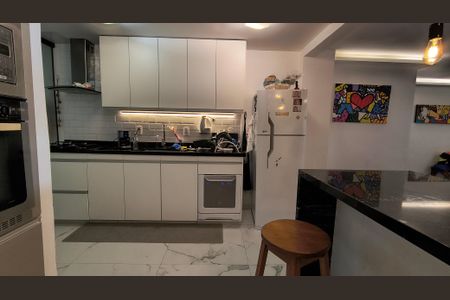 Apartamento à venda com 180m², 5 quartos e 2 vagasCozinha e Área de Serviço