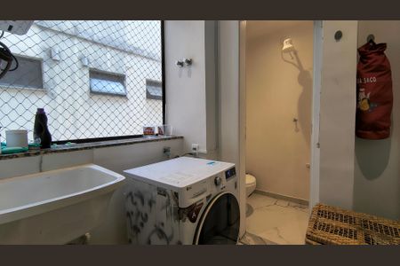 Apartamento à venda com 180m², 5 quartos e 2 vagasCozinha e Área de Serviço