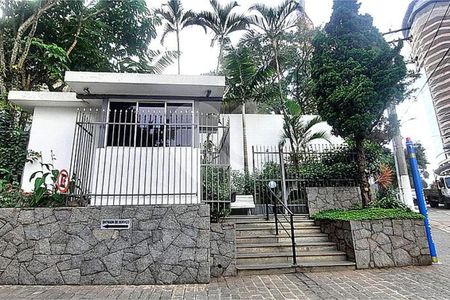 Apartamento à venda com 135m², 3 quartos e 1 vaga