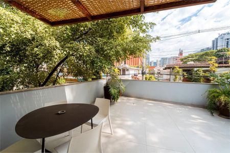 Casa à venda com 140m², 2 quartos e 2 vagas