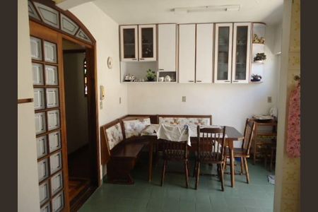 Casa à venda com 4 quartos, 200m² em Cidade Ademar, São Paulo