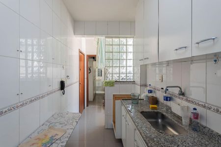 Apartamento à venda com 90m², 2 quartos e 2 vagasCozinha