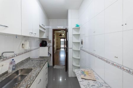 Apartamento à venda com 90m², 2 quartos e 2 vagasCozinha