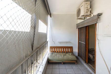 Apartamento à venda com 90m², 2 quartos e 2 vagasVaranda da Sala