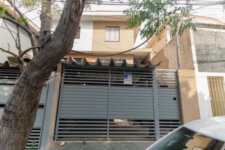 Casa à venda com 125m², 2 quartos e 1 vaga Casa à venda com 125m², 2 quartos e 1 vagaFachada