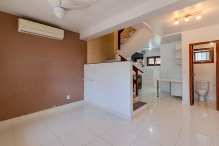 Sala de casa à venda com 2 quartos, 77m² em Hípica, Porto Alegre