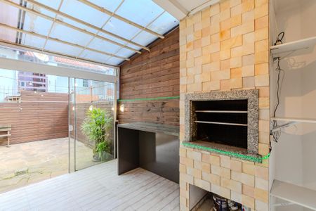 Casa à venda com 77m², 2 quartos e 1 vaga Casa à venda com 77m², 2 quartos e 1 vagaChurrasqueira