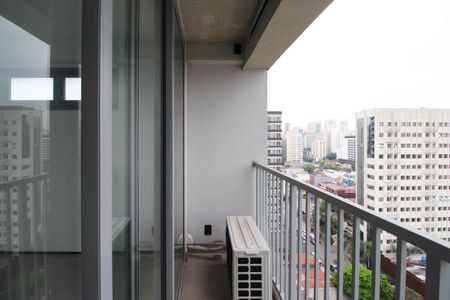 Studio para alugar com 28m², 1 quarto e sem vaga Studio para alugar com 28m², 1 quarto e sem vagaVaranda